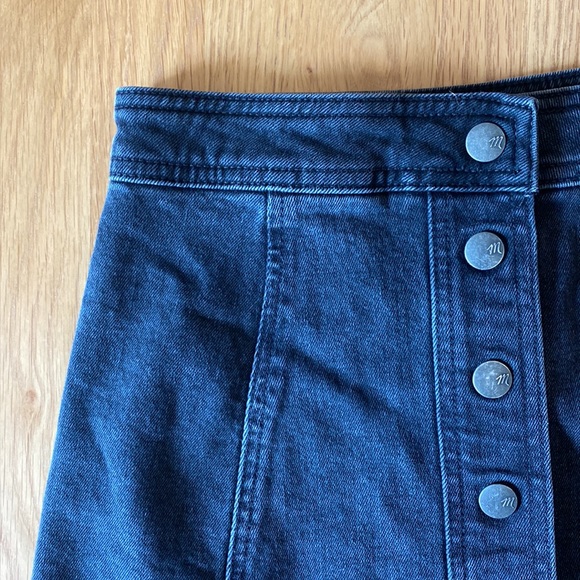 Madewell Metropolis Snap Black Denim Skirt - Picture 4 of 11